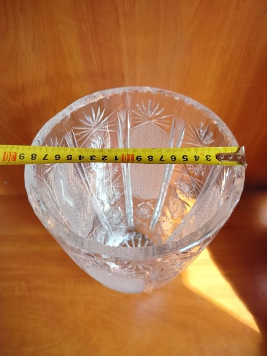 Wazon Kryształowy Z Ręcznie Szlifowanymi Elementami