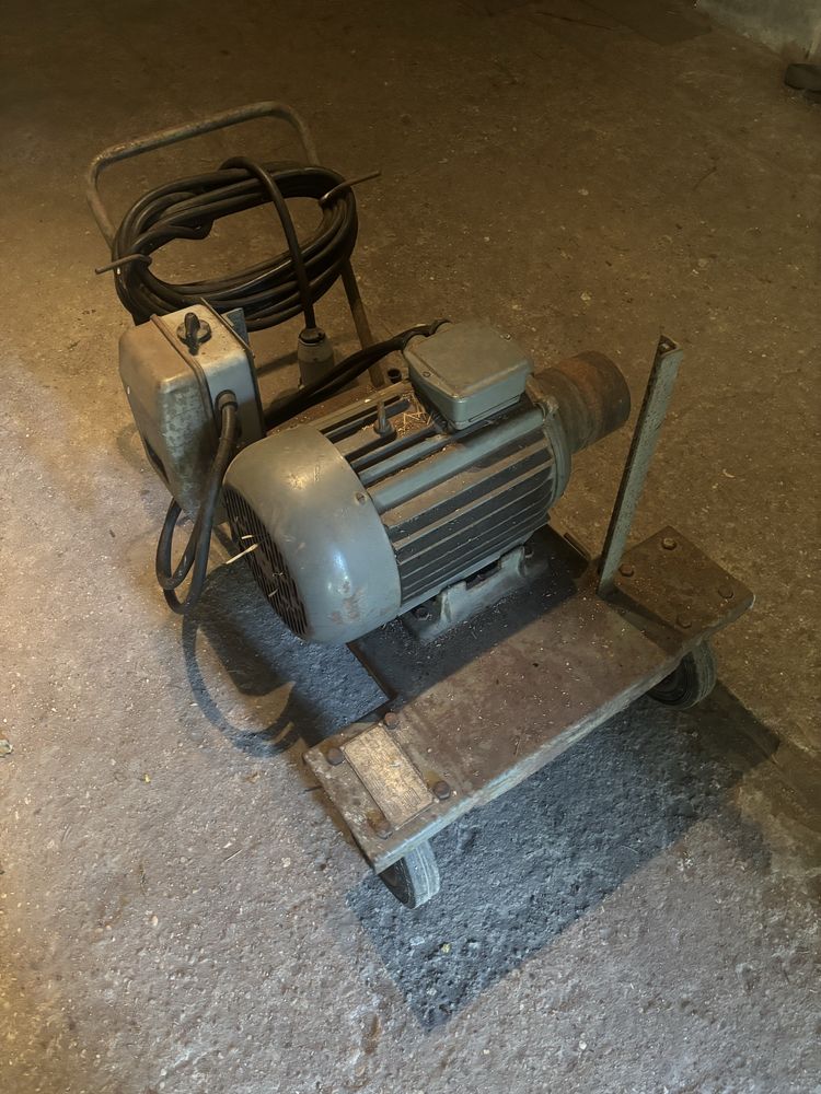 Zespół napędowy przewoźny C708 7,5 kW