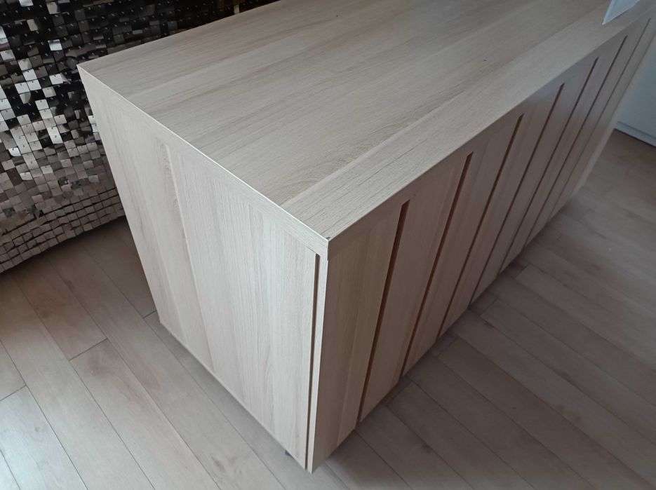 Lada sklepowa recepcja na kółkach