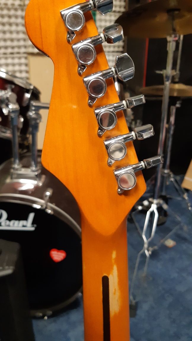 Stratocaster w typie Fender relic składak