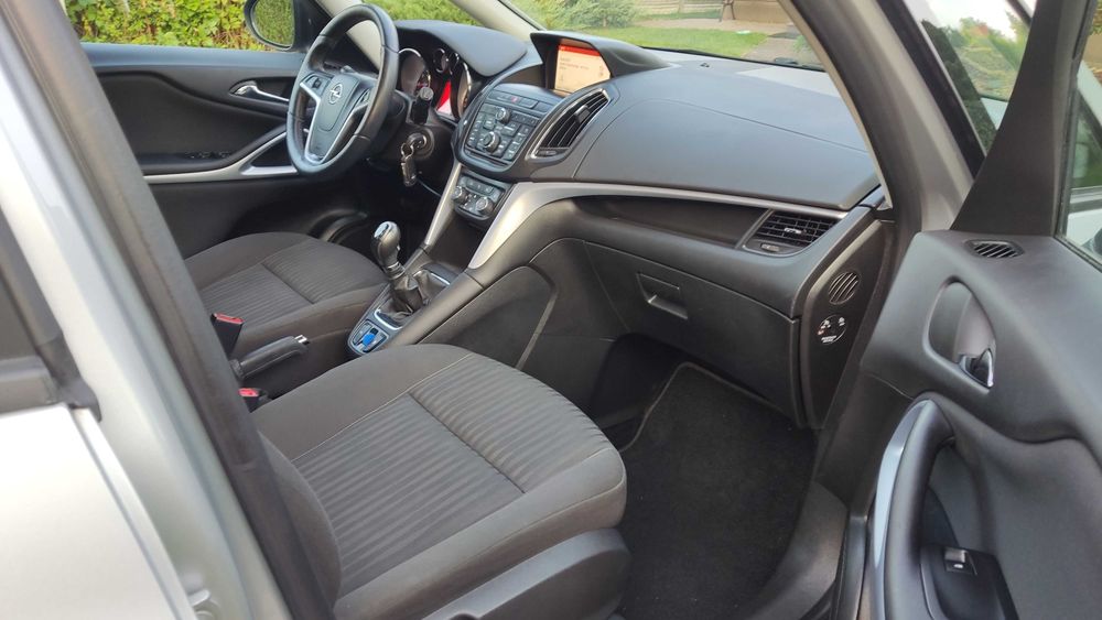 Opel Zafira 1.4 Turbo 140KM benzyna, bogata wersja 2015 r.