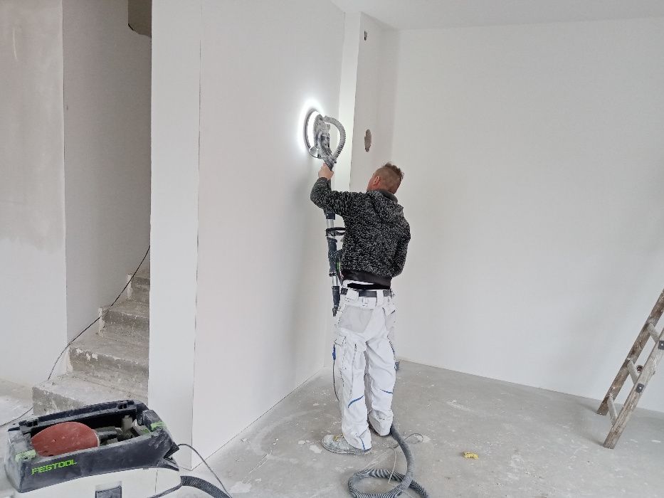 Gładzie maszynowe, szpachlowanie, malowanie natryskowe