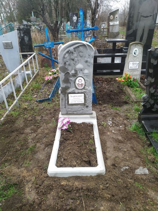 Памятники из бетона от 2200 Днепр