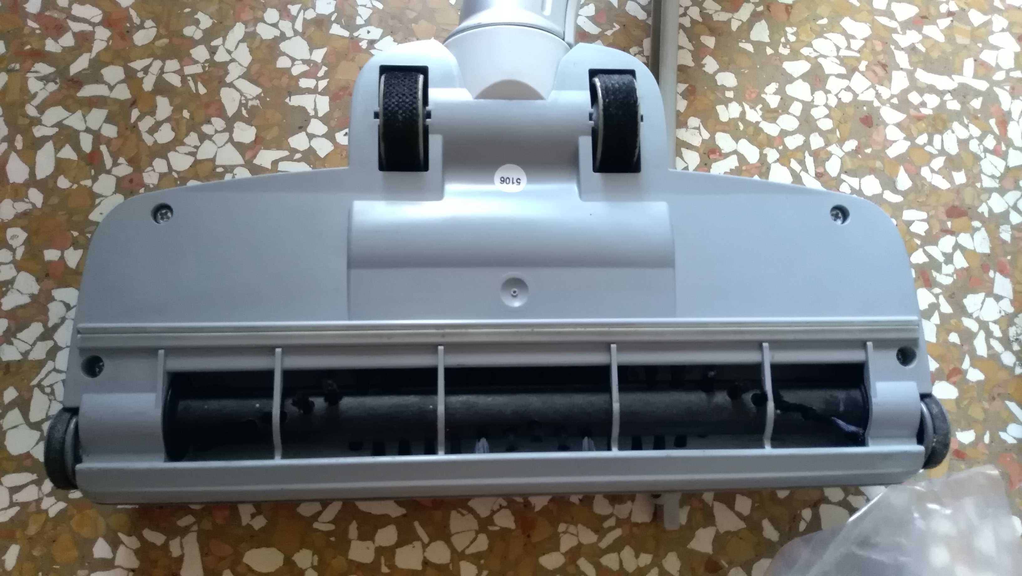 вакуумный - циклонный пылесос Electrolux TwinClean Cyclonic CM2
