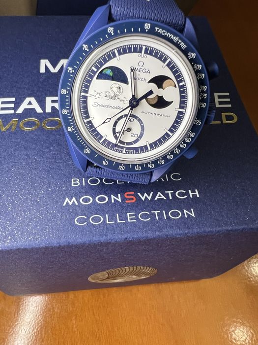 Mission To Earthphase Moonshine Gold Omega Swatch