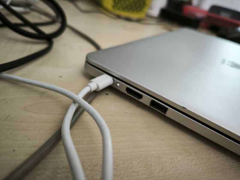 Huawei MateBook D 14 " AMD Ryzen 5 8 GB / 256 GB