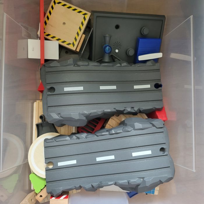 Велика дерев'яна залізна дорога+місто з дорогами, машинами конструктор