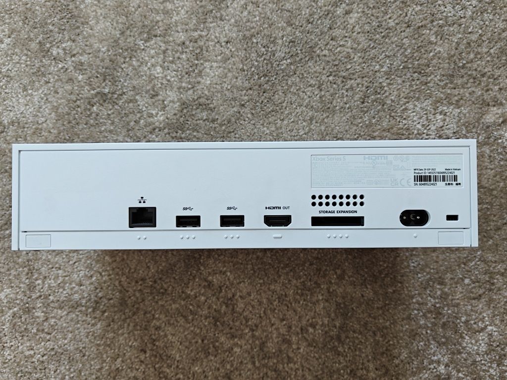 Xbox Series S + 2 pady