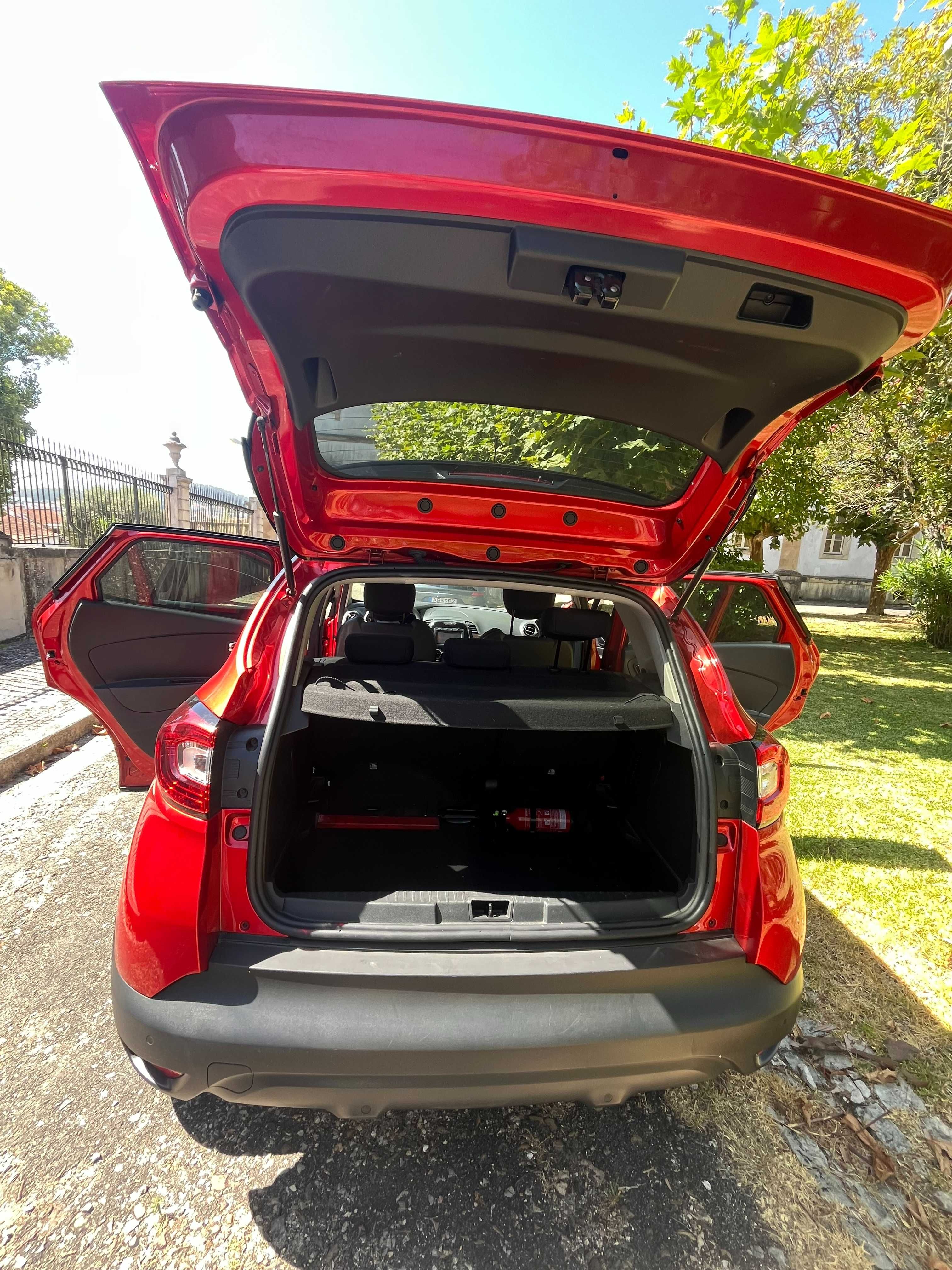 CAPTUR Vermelho como novo