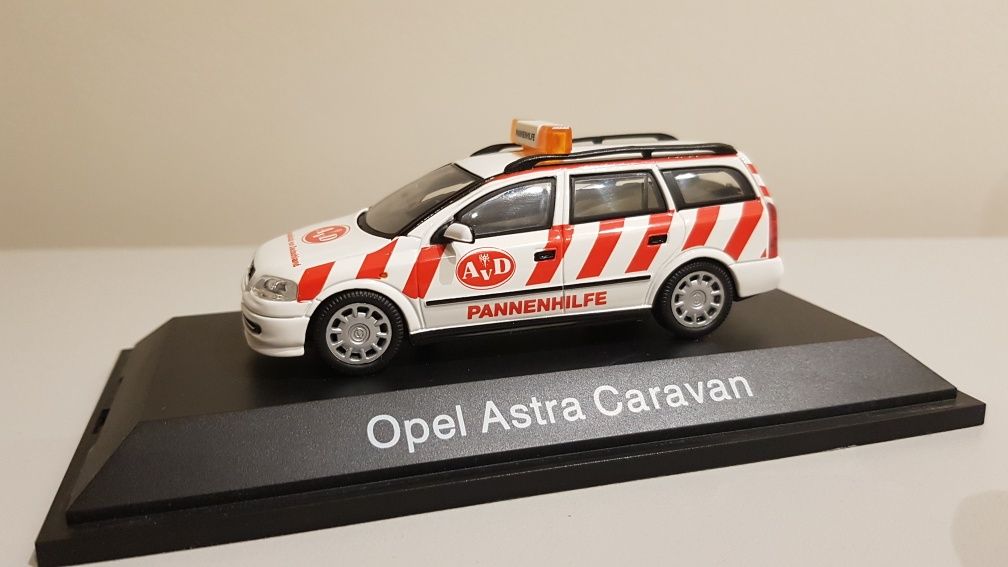 Opel Astra Caravan AVD Limited Edition Schuco 1:43