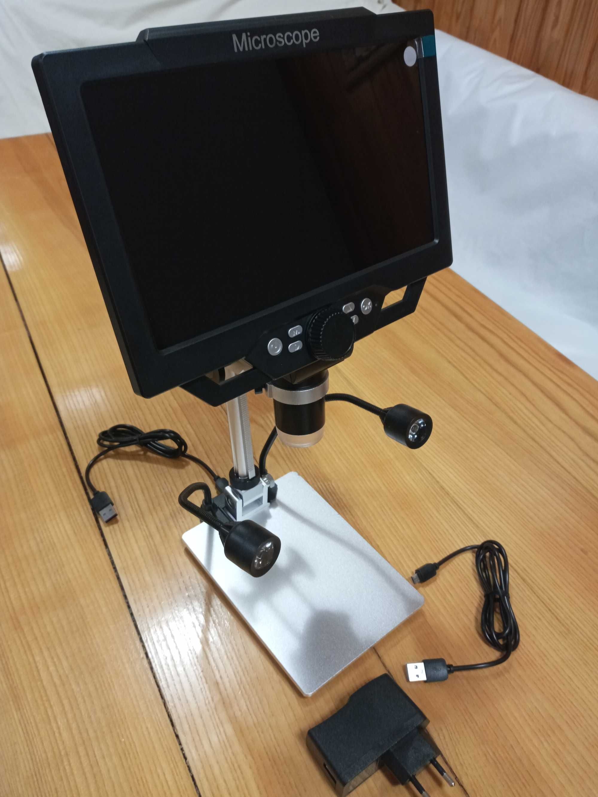 Микроскоп цифровой G1600 с 9" ЖК-дисплеем и доп. подсветкой.