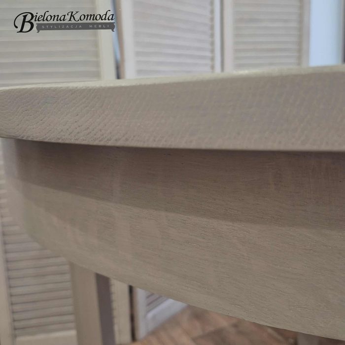 Dębowy stół po odnowieniu okrągły rozkładany