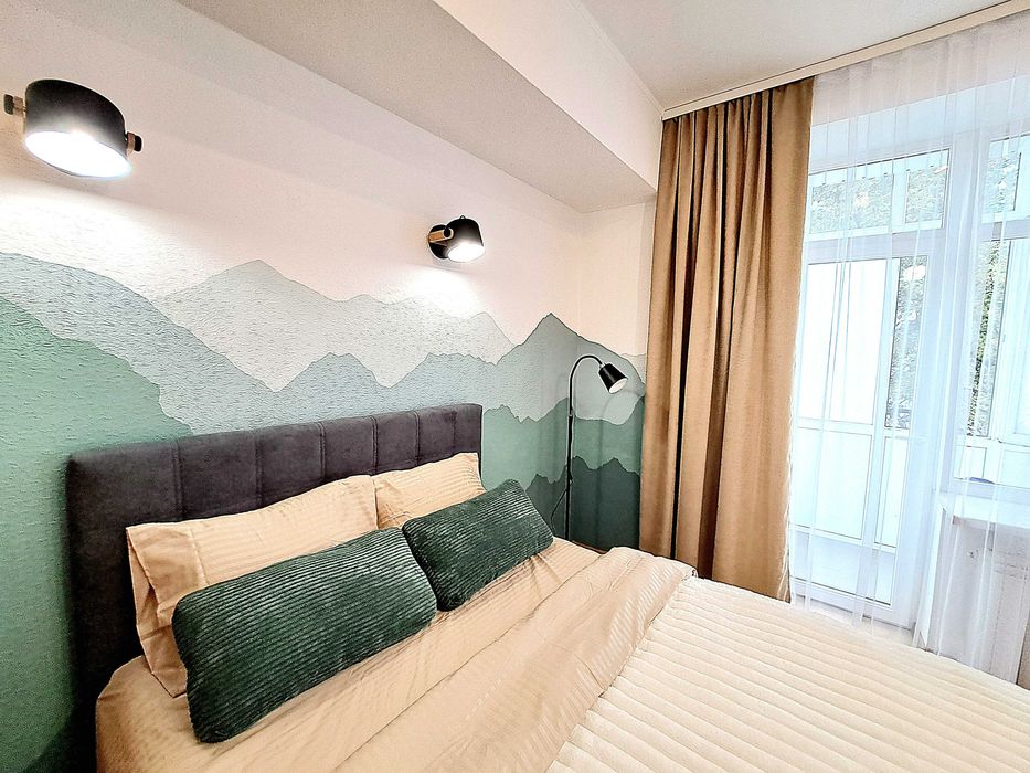 Центр! Смарагдова студія на Дарвіна , біля метро, ТРЦ Никольский