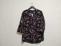 Blusa comprida com flores, tamanho M, NOVA, com etiqueta