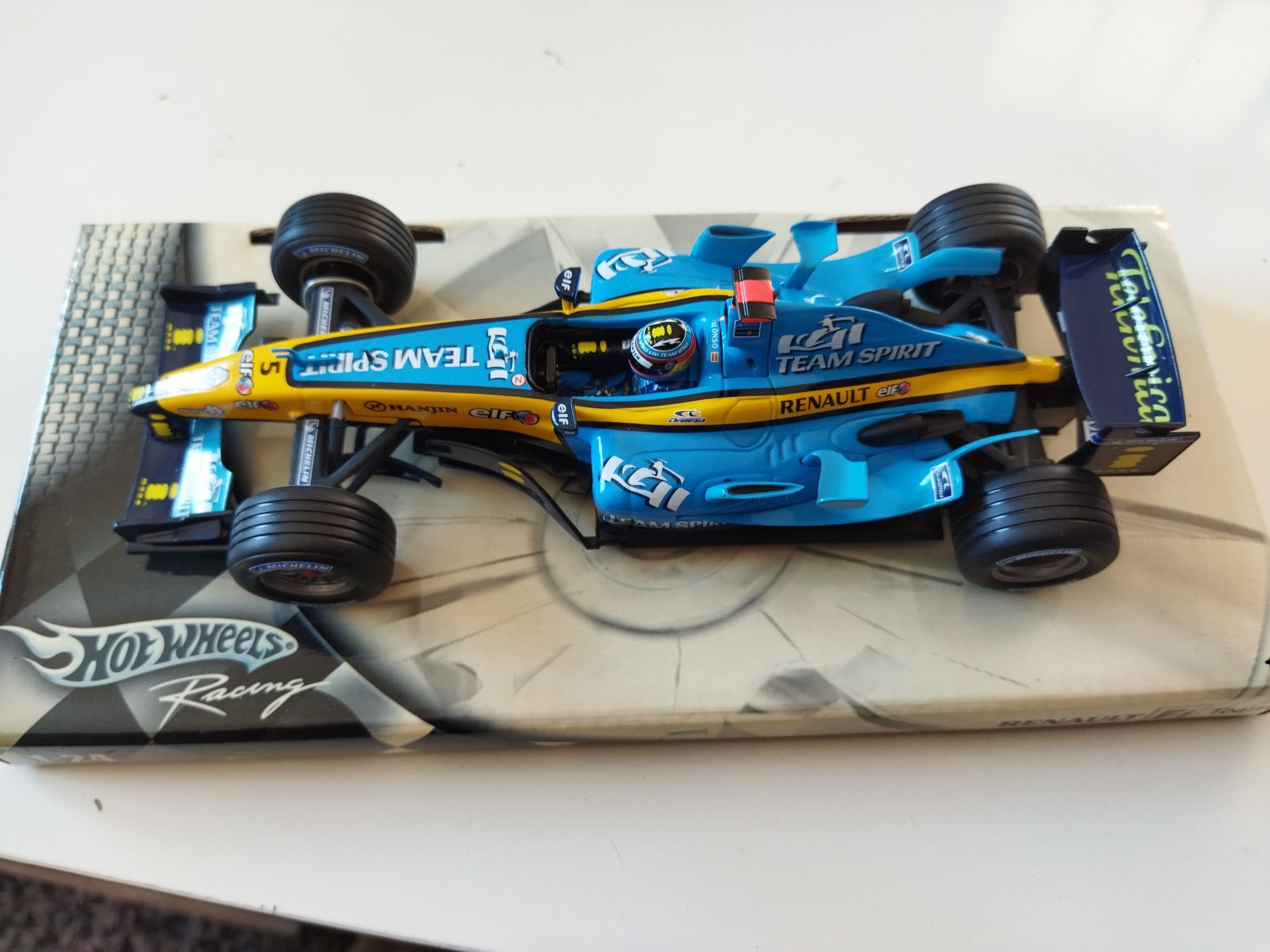 Renault R24 Fernando Alonso temporada F1 2004 1:24 Hot Wheels