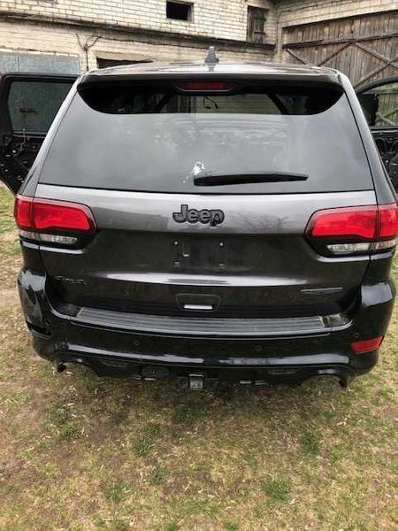 Задний бампер Jeep Grand Cherokee рестайл дорестайл