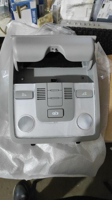 Плафон внутреннего освещения салона в сборе Kia Ceed 06-09