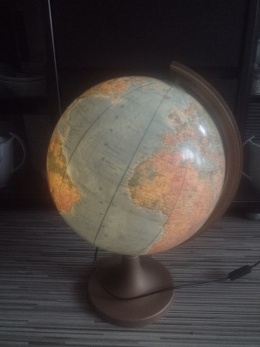 Globus podswietlany
