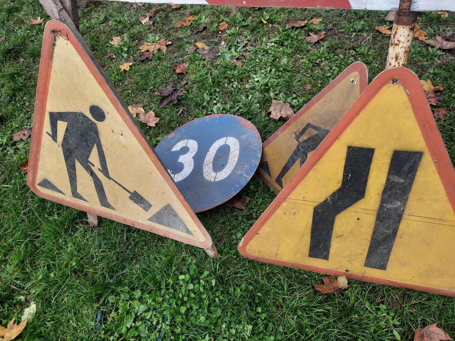 Znaki drogowe budowlane PRL