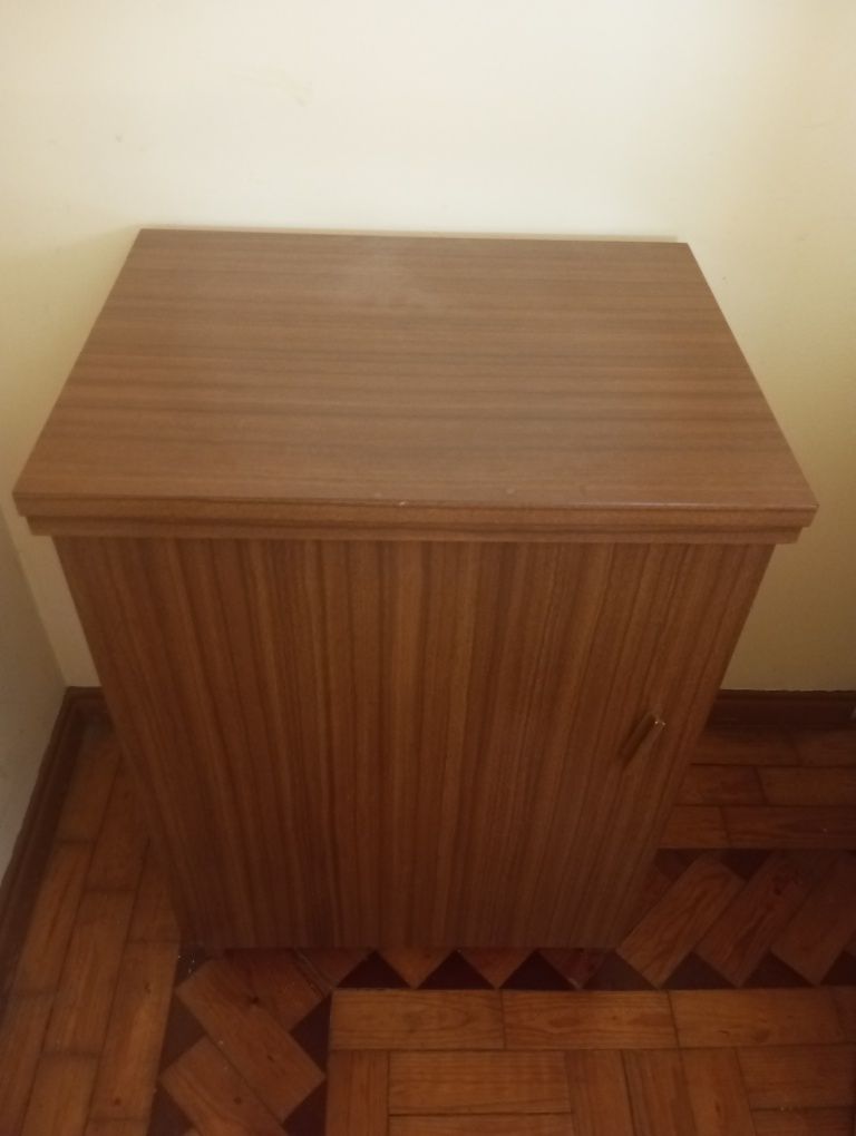 Máquina de costura Singer.