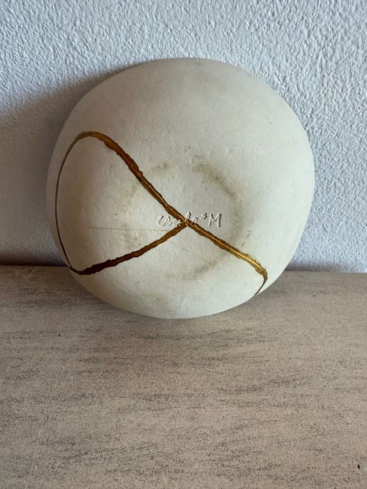 tigela kintsugi em branco/ouro
