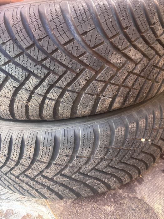 Dwie opony zimowe Hankook 215/65/16