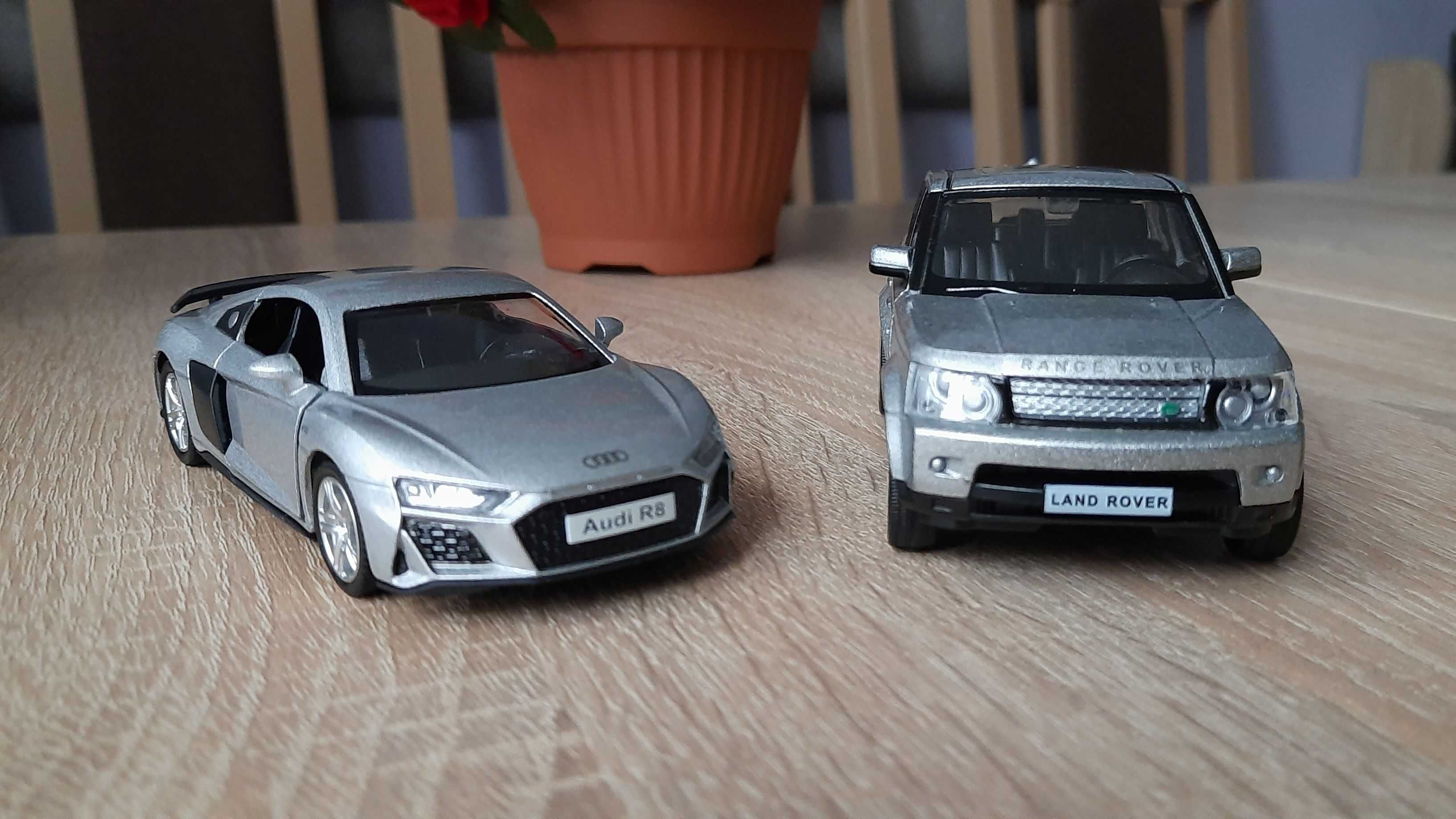 Audi R8 Coupe i Range Rover Sport 1:34 firma RMZ City