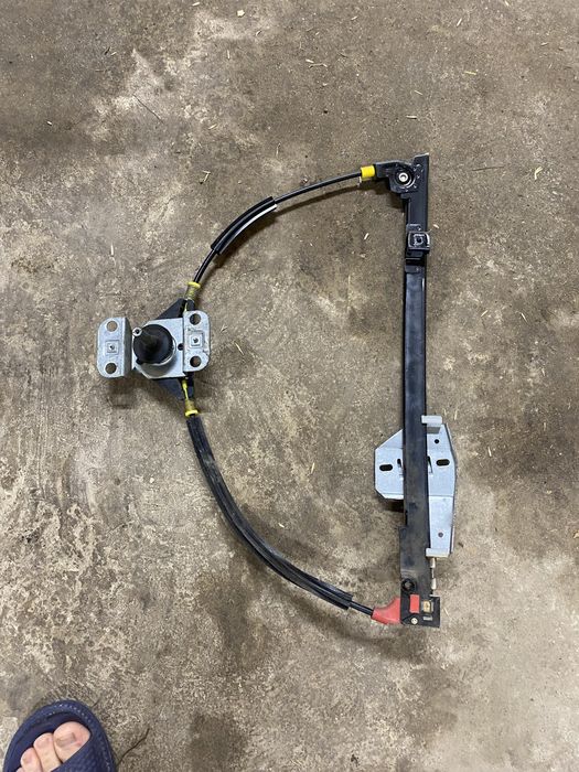 Скло-Підйомник Passat b4