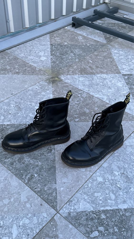 Dr. Martens - Черевики 11822006 BLACK, р. EU 40 (US 8)