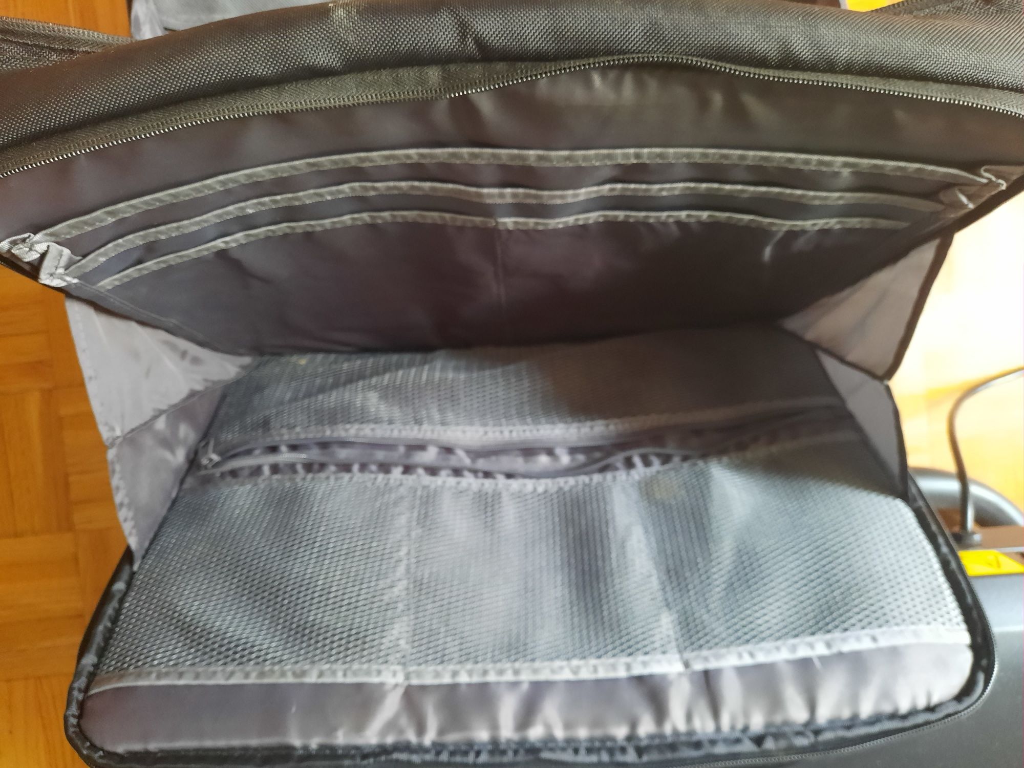 Torba na laptop Dell stabilizatory bdb. Ogrom przegródek