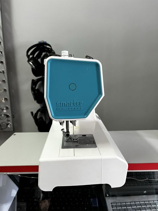 Швейна машинка Pfaff Smarter 260C