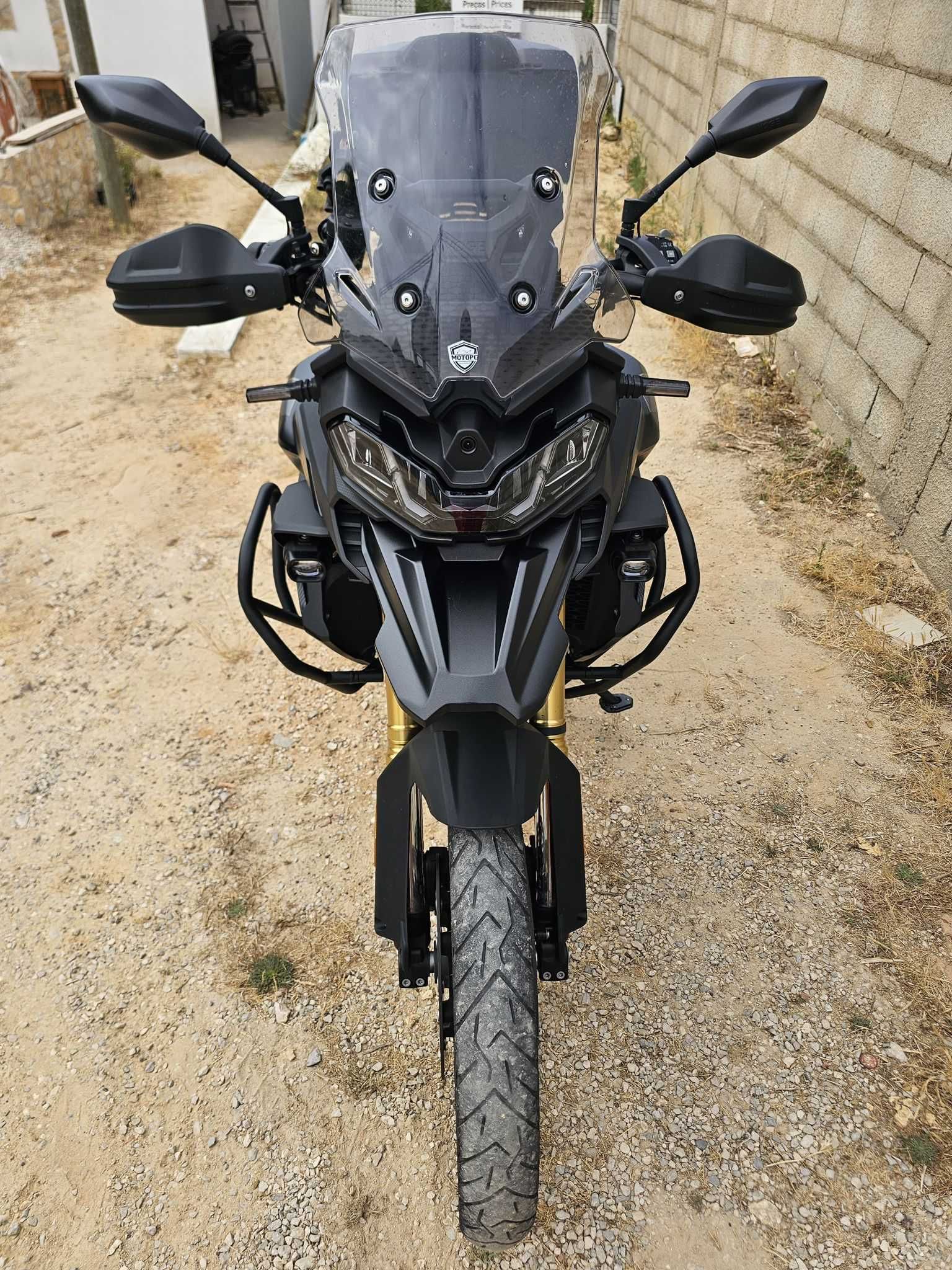 Voge 900 DSX  como nova