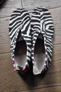 slipers r.35/36 zebra