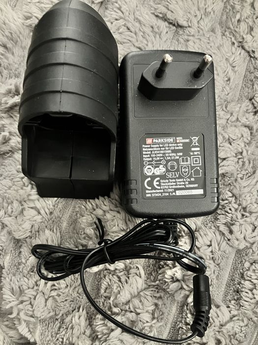 Reflektor LED Parkside PLSA 20-Li A1 akumulatorowy 2000 lm zasilacz