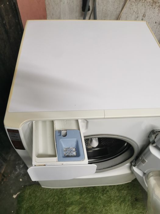 Máquina lavar roupa ariston 8kg faço entrega