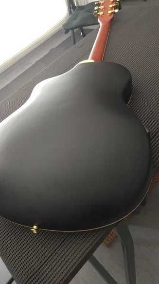 Violão elétrico Roundback cutaway