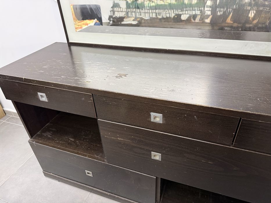 Vendo Comoda com espenho + Movel para Hall.