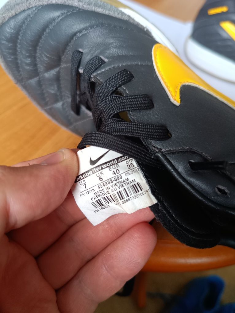 Nike Tiempo r.40 cm.25