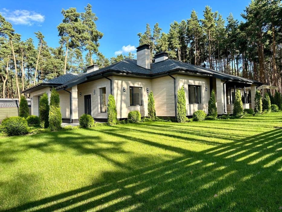 Будинок 285 м2 з чистовим оздобленням + травертин. 15 соток з соснами