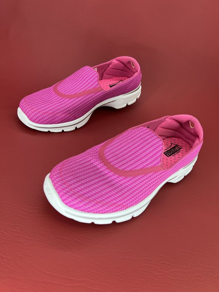 Skechers Go Walk 3