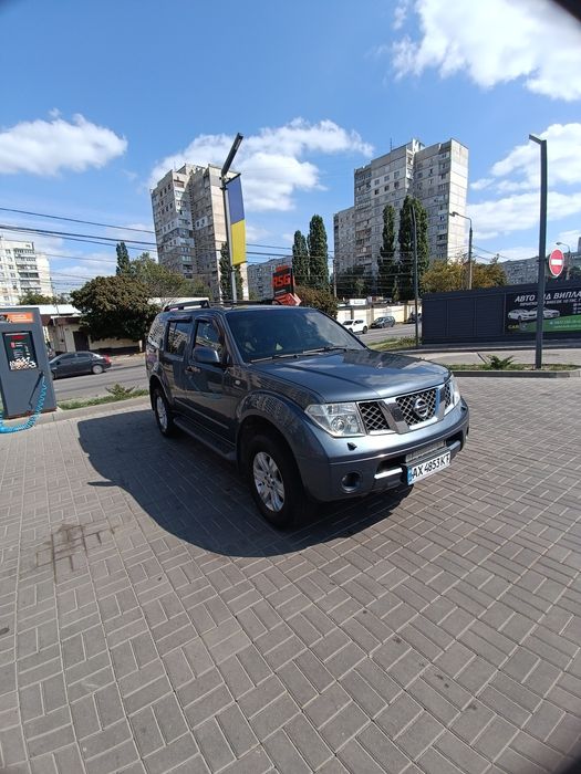 NISSAN Pathfinder