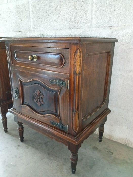 Par de mesinhas de cabeceira vintage