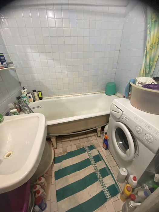 Продаю двокімнатну квартиру з автономним опаленням!