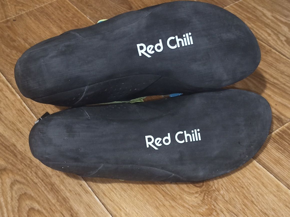 Скельні туфлі Red Chili