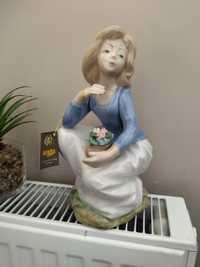 Статуетка порцелянова "дівчина з квітами " tengra Іспанія