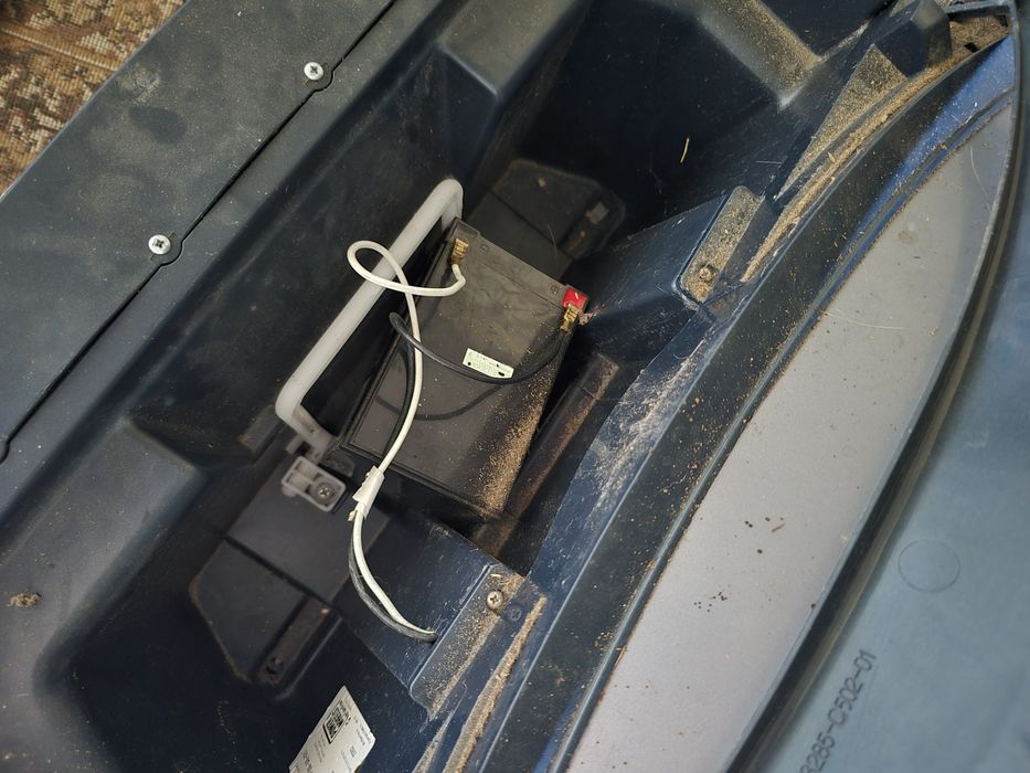 Samochód na akumulator ford z otwieranym bagaznikiem