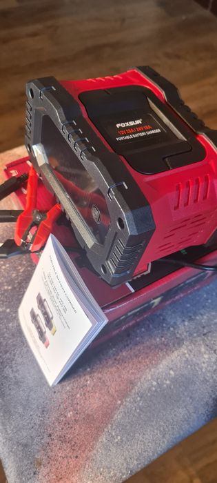 Зарядний пристрій FOXSUR для акумулятора