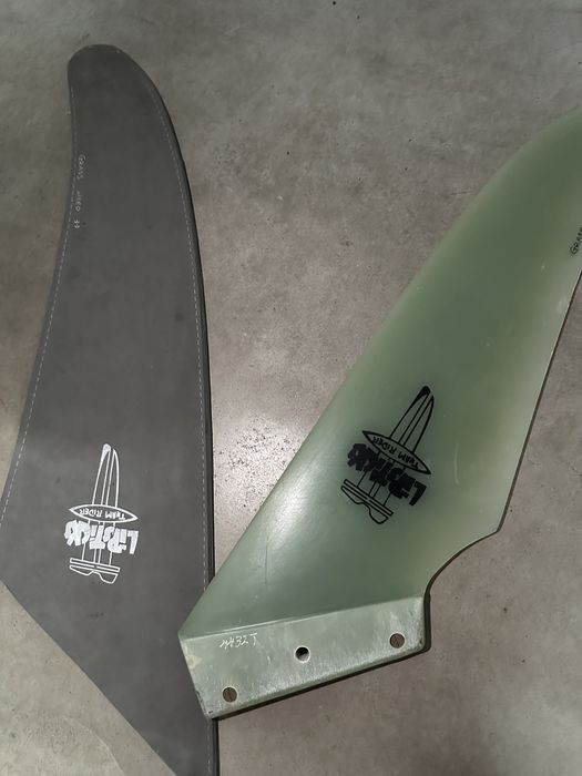 Statecznik Lipsticks GRASS WEED 33 do windsurfingu + pokrowiec