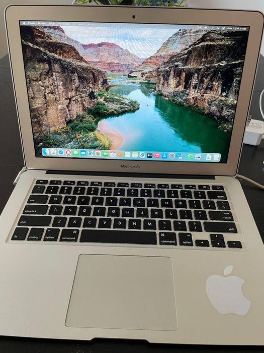 MacBook air i7 Apple