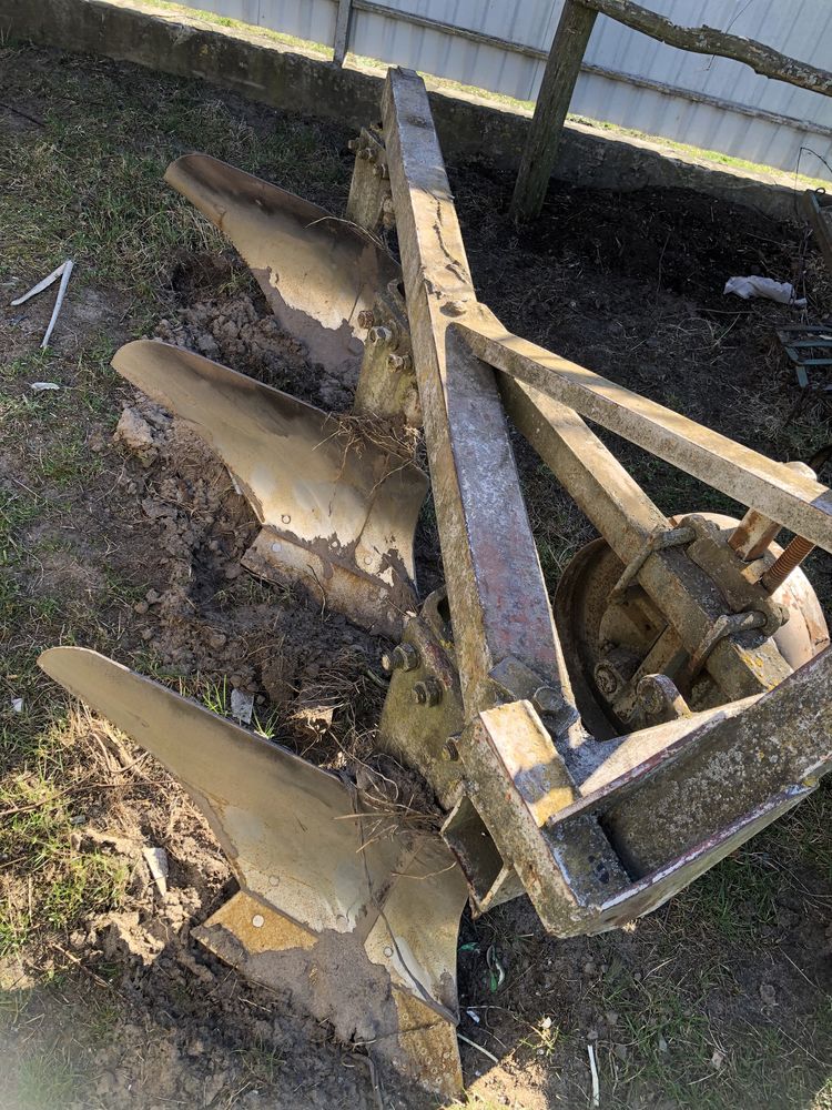 Плуг 3 по 35 пуг в хорошому стані